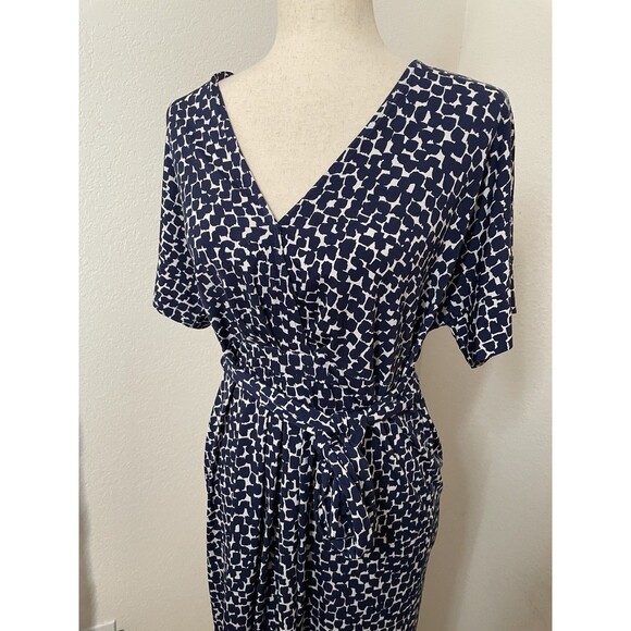 BCBGMAXAZRIA Women’s Large Blue White Print V-Neck Tie Waist Dress Stretch Wrap - Picture 4 of 8